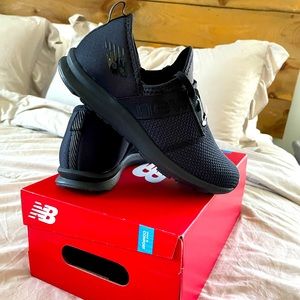 New balance Women’s Sneaker, 7.5 Wide, Black